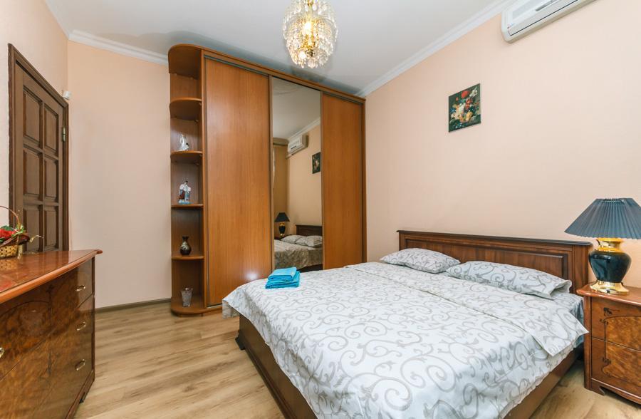 Two Bedroom Apartment On Liuteranska Street Kyiv Exterior photo